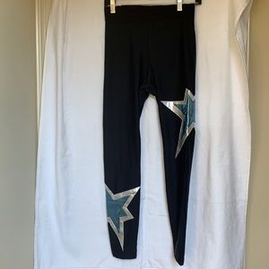 Heroine Sport black athletic leggings. Medium.